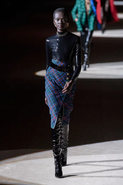 Look 37